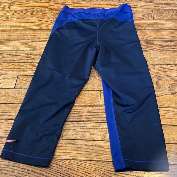 NIKE PRO DRI-FIT CROPPED LEGGINGS - Picture 2 of 2